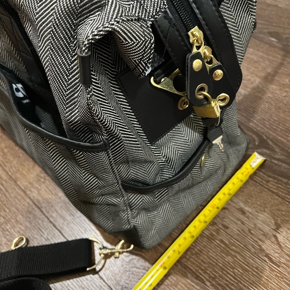 EUC Andre agassi charitable foundation weekender /travel bag by cox - Picture 9 of 15